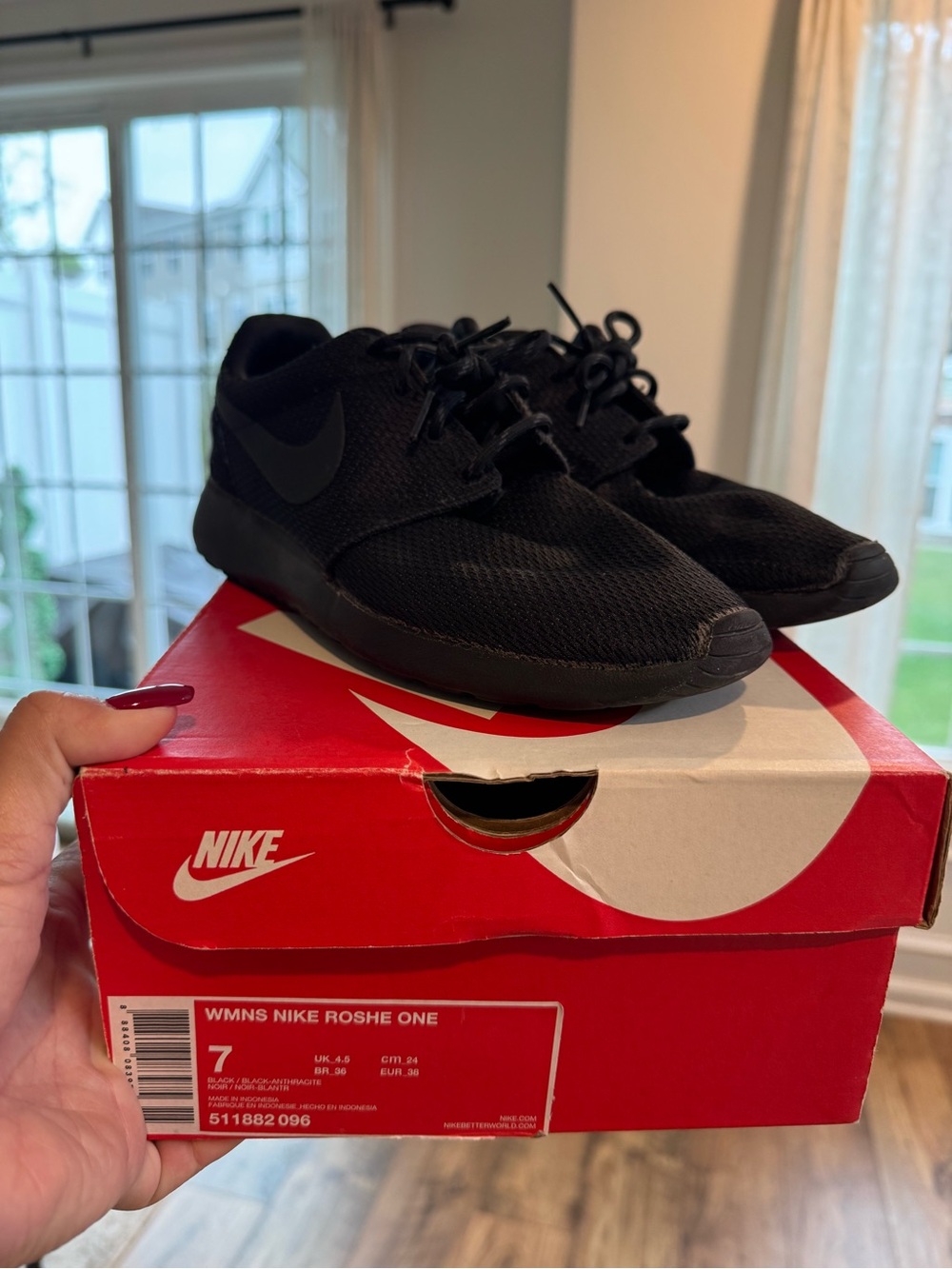 Nike Black Women's Roshe One Minimalist Sneakers